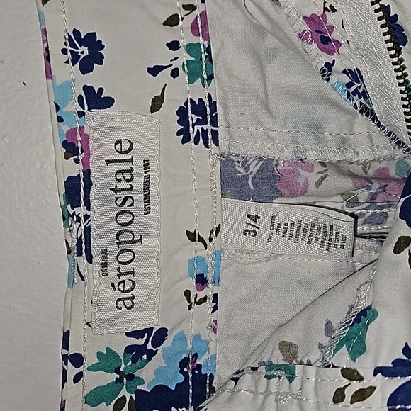 Aeropostale White Floral Comfortable Jean Shorts Size 3/4 - Picture 7 of 7